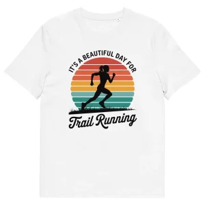 T-shirt "Dia Perfeito para Trail Running" com design estilizado de corredora e pôr-do-sol, ideal para amantes da natureza e desporto.
